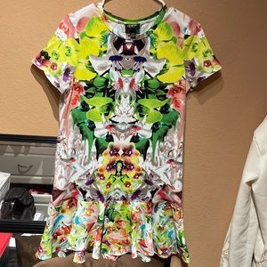 Super Cute Bright Floral Print Tee Shirt Dress. Medium
